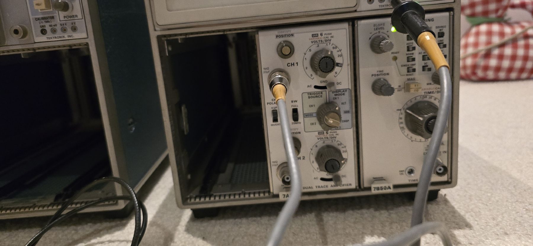 Messen: 4 x Tektronix oscilloscopes – Gebraucht aus Pully von sparky100 6