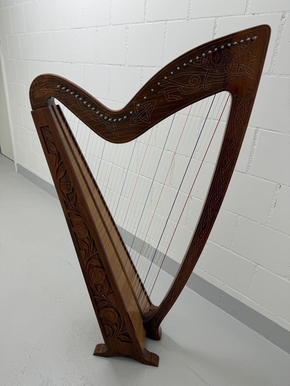 Strumenti musicali: Keltische Harfe mit 36 Saiten – Usato da Emmen venduto da M.P.P.