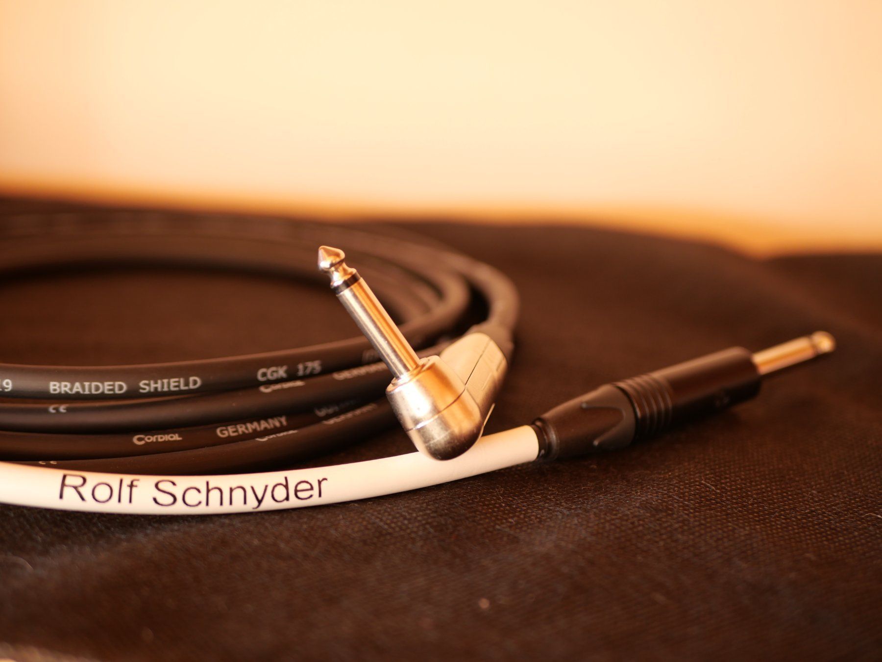 Kabel: Hi-End Cordial Gitarrenkabel 4.5m – Neu und originalverpackt aus Grimisuat von musicgear.ch