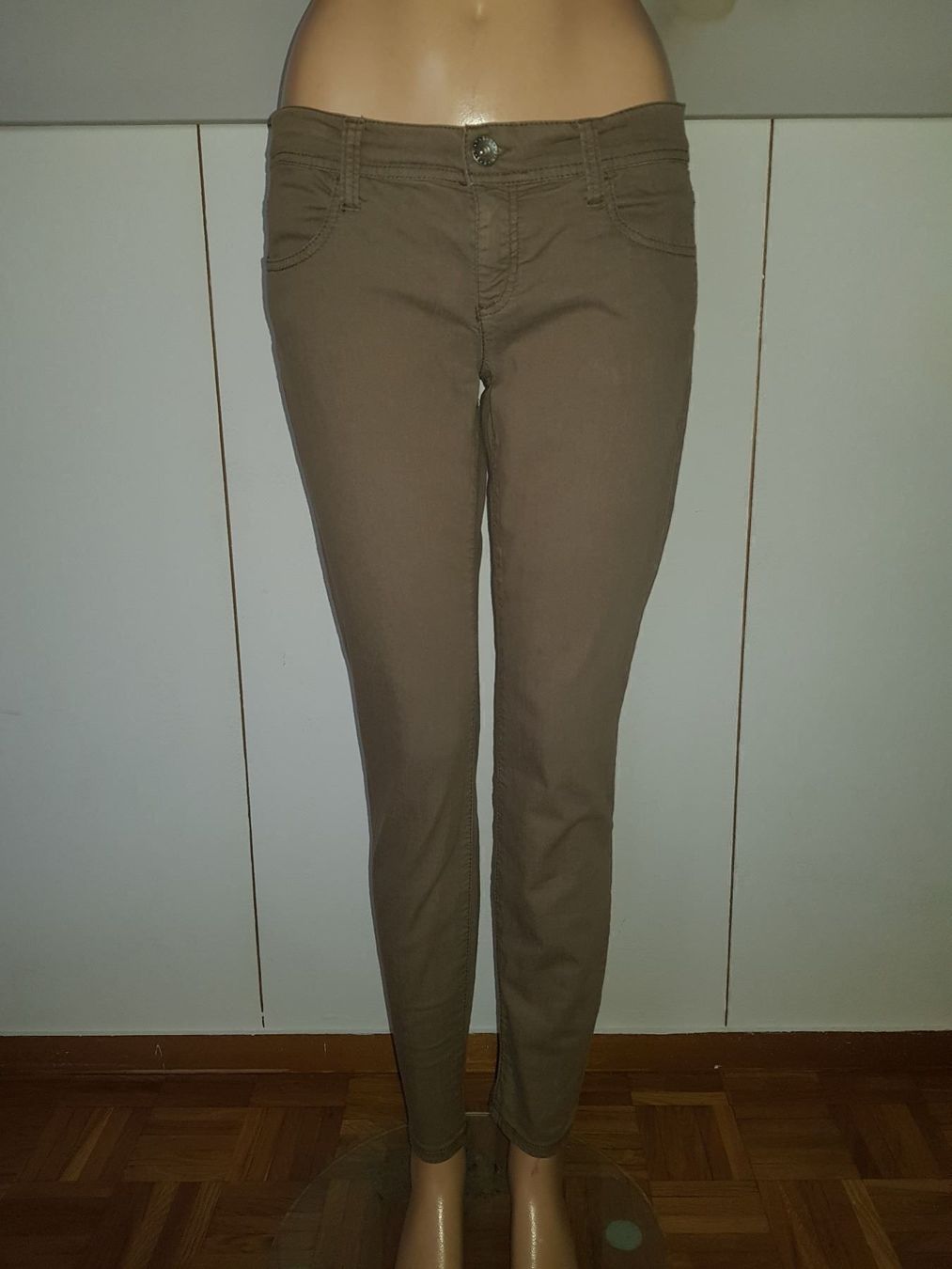 Benetton Jeans: BENETTON Jegging taille / Grosse W 32 – Usato da Cossonay-ville venduto da Super-Price-Quality