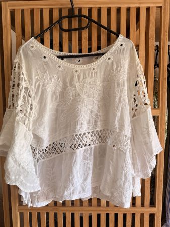 Damen Bluse weiss bestickt Grösse one size guter Zustand