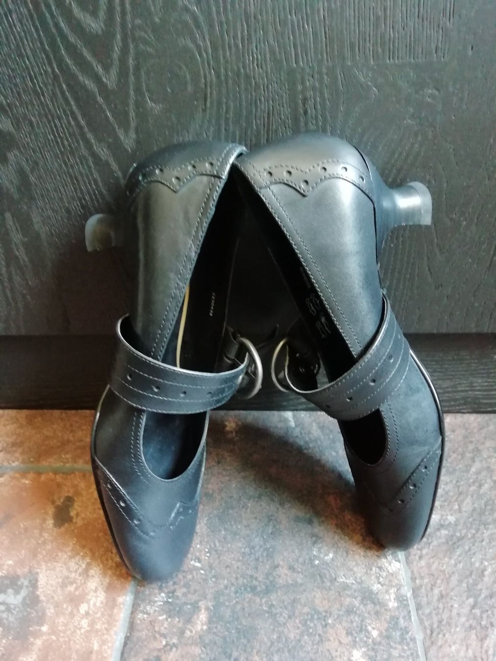 Scarpe da donna: Pumps mit Absatz, Gr. 38 schwarz, neu – Nuovo e nell'imballaggio originale da Basel venduto da Thymia 2