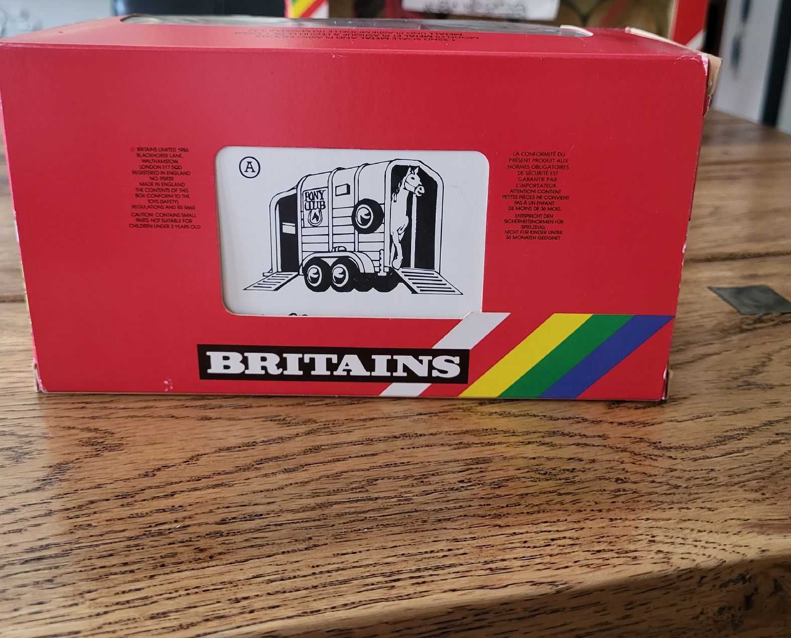 Britains Modellini d'auto: Britains Pferdeanhänger – Nuovo e nell'imballaggio originale da Kägiswil venduto da Megafi56 1