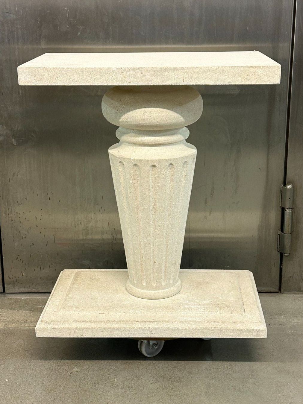 Altri mobili: Sandstein Tischfuss - Sockel für Skulptur oder Tisch – Usato da Luzern venduto da Lager6640