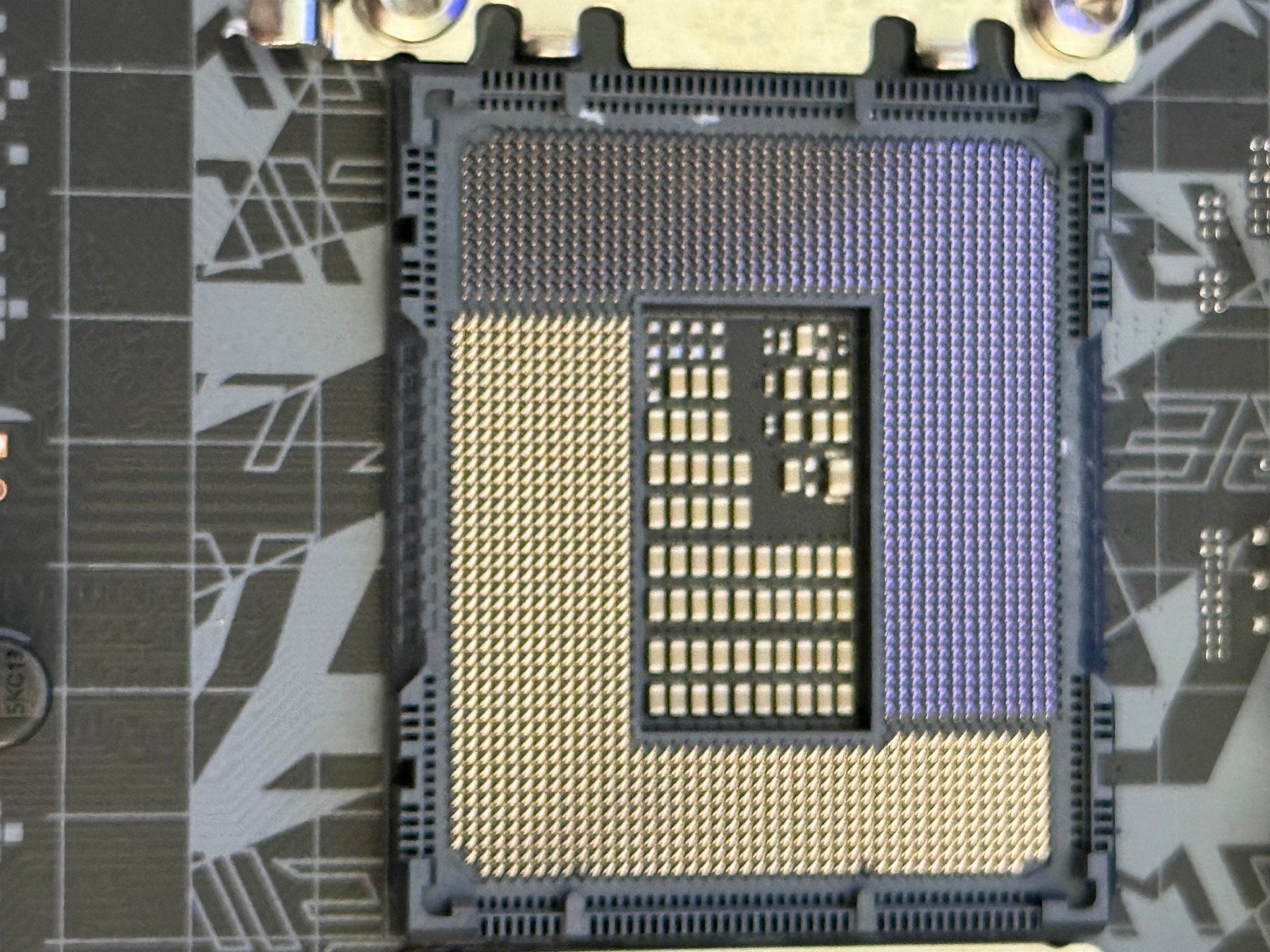 Asus Mainboards: Asus Strix B660-G Mainboard – Gebraucht aus Winterthur von Natelnummer 2