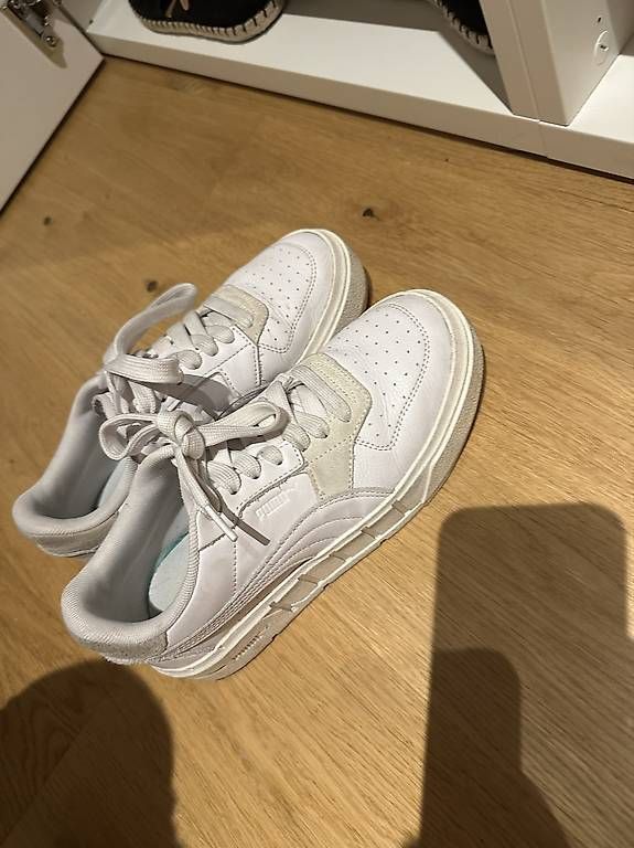 Puma Scarpe da donna: Puma Sneaker weiss Gr. 38.5 – Usato da Zollikofen venduto da mel_b9qm