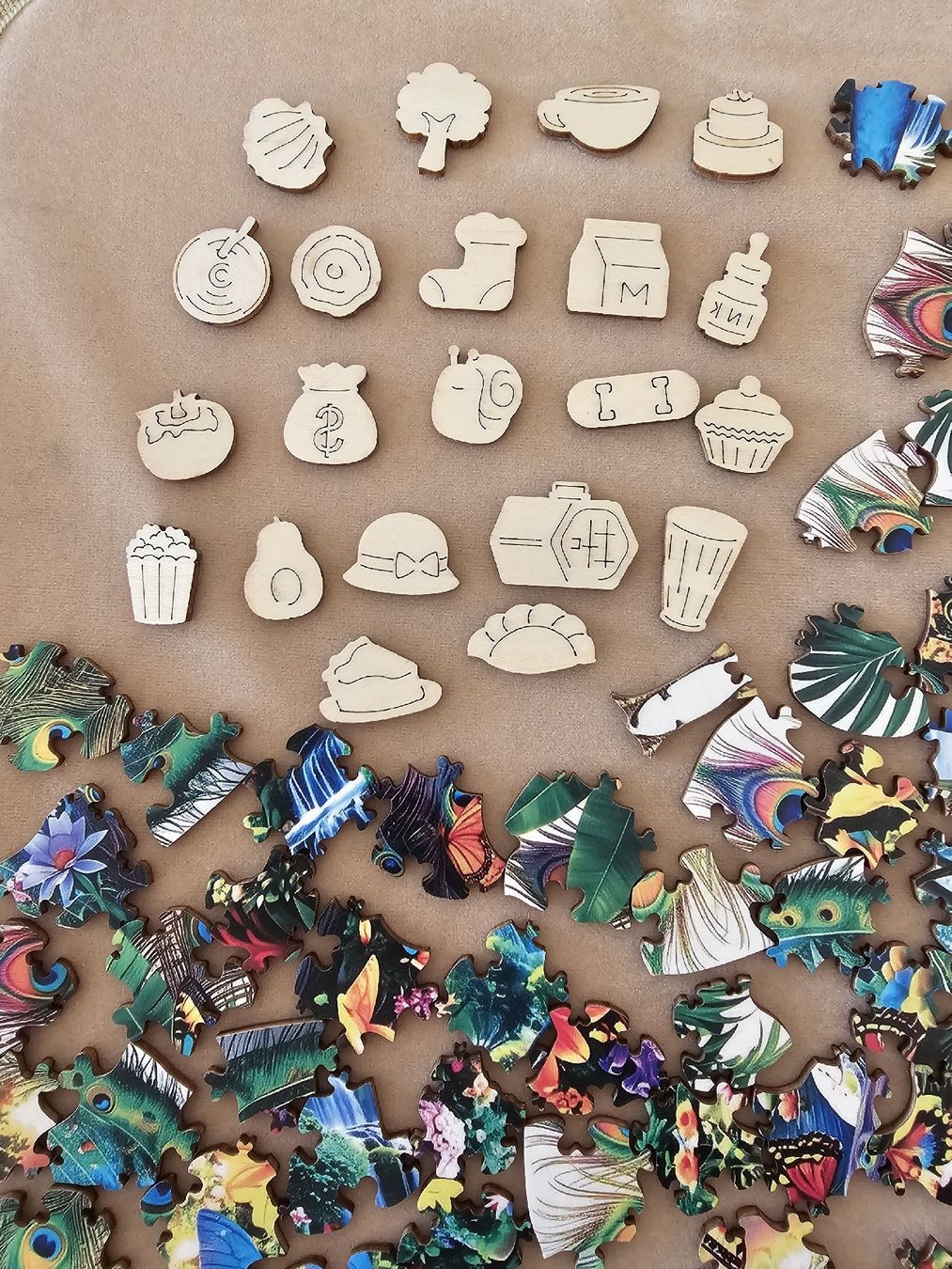 Puzzle: Schönes Holzpuzzle "Pfau"  Grösse A2 – Nuovo (secondo la descrizione) da Bütschwil venduto da Taranabo 2