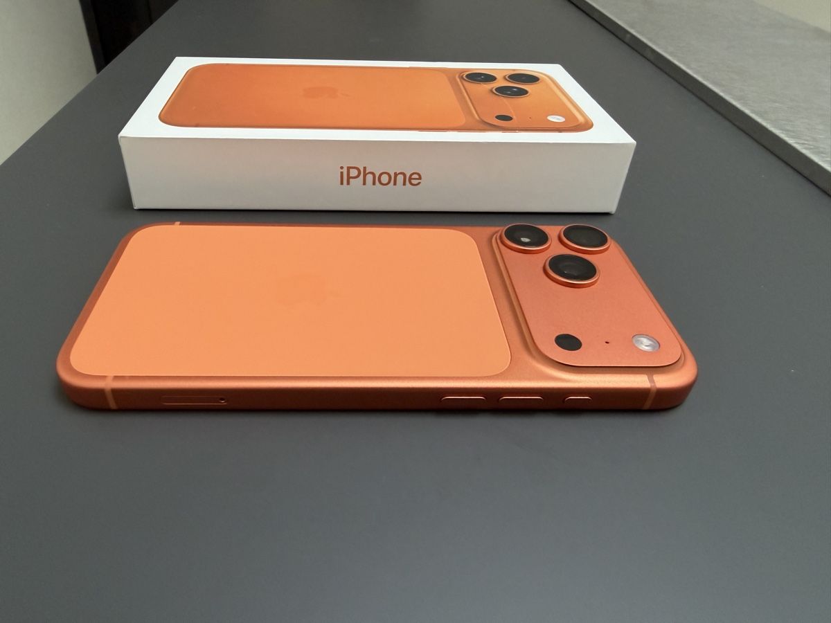 Apple Handys / Smartphones: iPhone 17 Pro Max 256 GB - Cosmic Orange – Neu (gemäss Beschreibung) aus Felben wellhausen von To.el 3