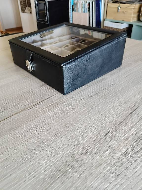 Uhrenboxen: Boîte à montres pour 15 pièces – Gebraucht aus St-Cergue von djulien 1