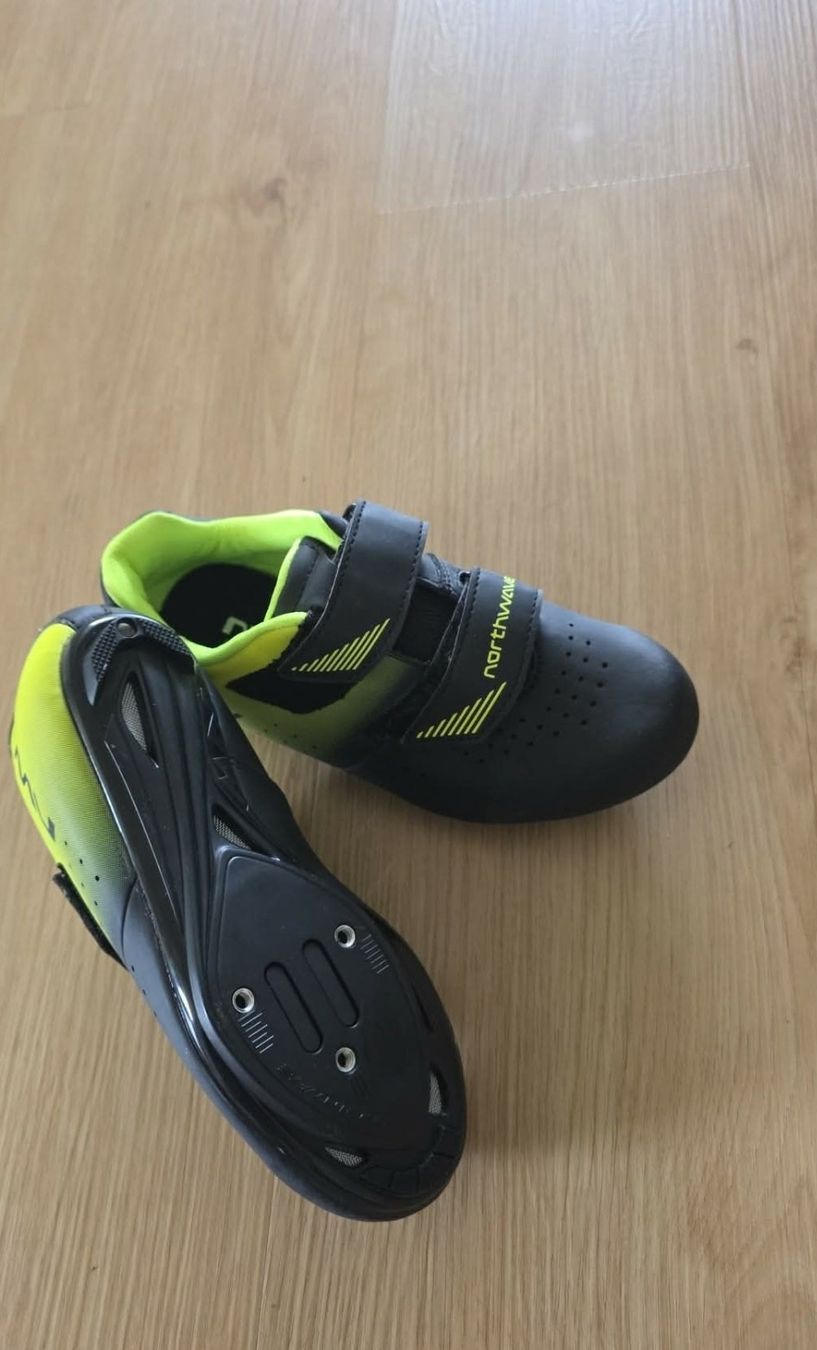 Northwave Scarpe da uomo: Northwave Core Junior, chaussures vélo enfant, taille 33 – Nuovo e nell'imballaggio originale da Baulmes venduto da cel_y9dm