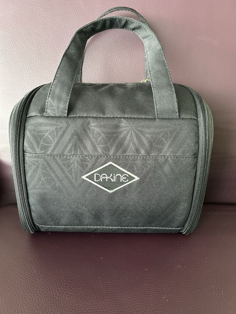 Dakine Custodie per cosmetici: Kosmetik-Tasche ( Dakine) – Usato da Schlosswil venduto da s.r.k