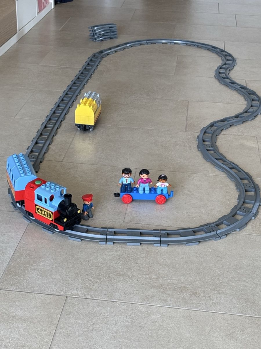 Train LEGO Duplo avec rails occasion (Gebraucht) in Lausanne für CHF 23 ...