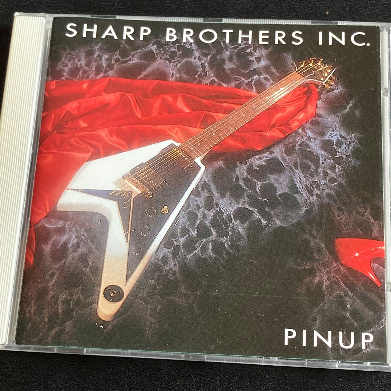 CDs: Sharp Brothers Inc. - Pinup | Swiss Hard Rock – Gebraucht aus Bern von Ntsamina
