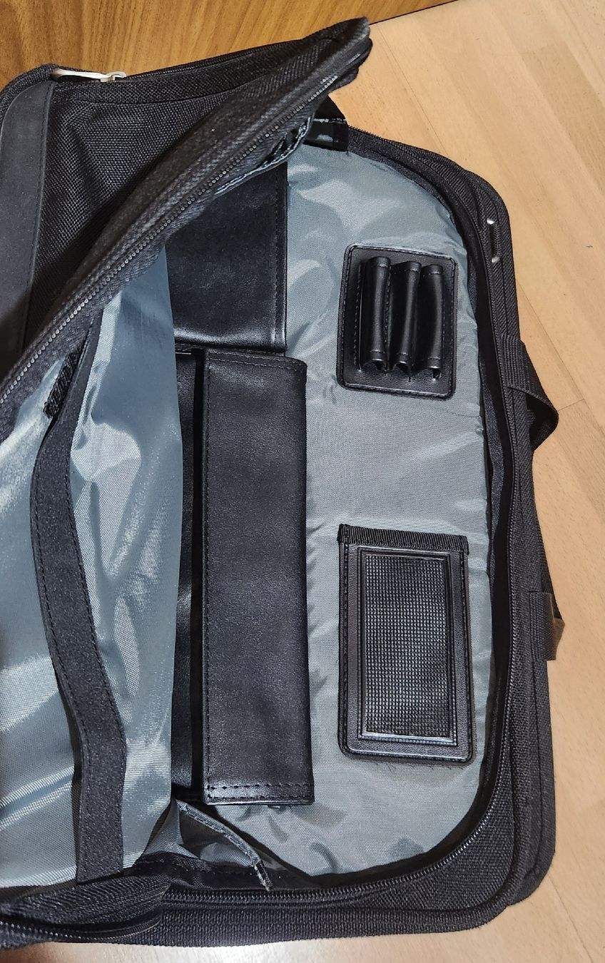 Dell Taschen: Mallette noire Dell pour ordinateur portable, plusieurs comp – Gebraucht aus Niedergösgen von Eva2410 3