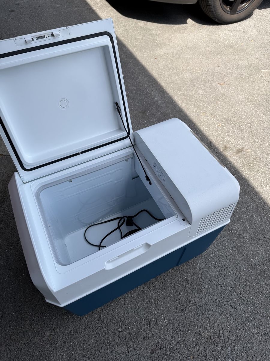 Mobicool Kühlschränke & Kühlen: Kompressorkühlbox 38l – Gebraucht aus Widnau von RenGi800 1