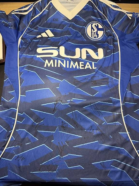 Adidas Canottiere & Pantaloni: Schalke 04 Trikot signiert – Nuovo (secondo la descrizione) da Amriswil venduto da Sheldon