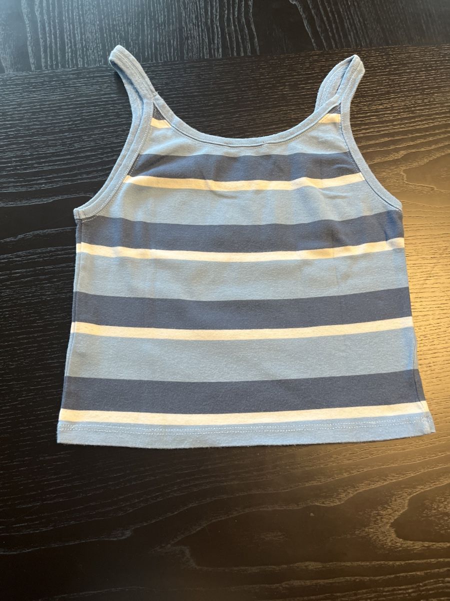 Blusen, T-Shirts & Tops: Subdued cropped top – Gebraucht aus Rüschlikon von ant_5v7g 2