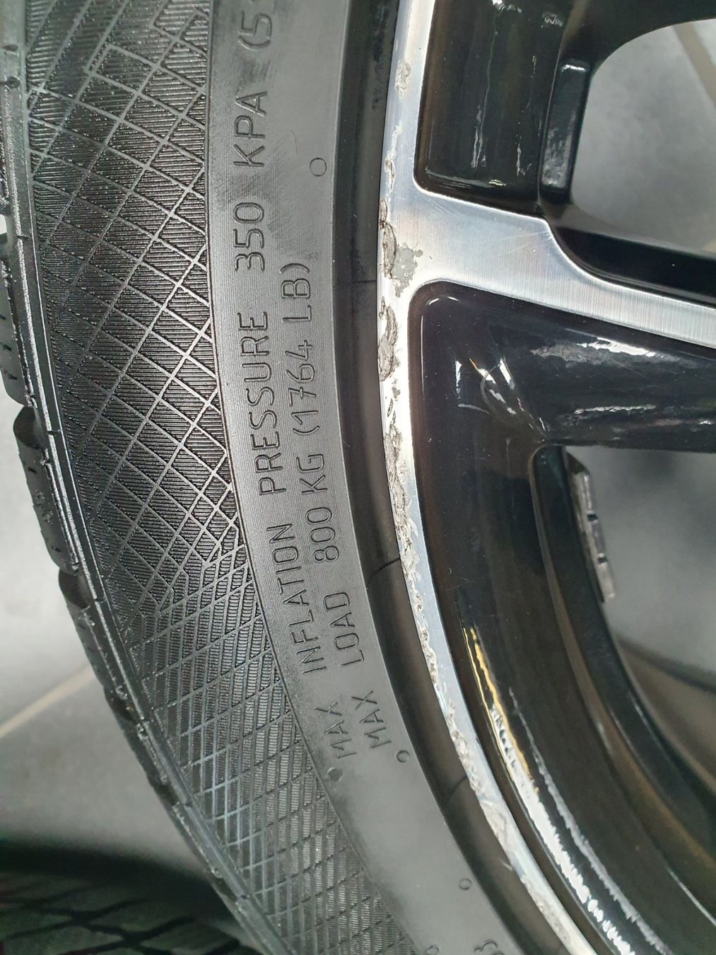Pneus & Kompletträder: Winterräder Audi A6 Avant – Gebraucht aus Winterthur von  4