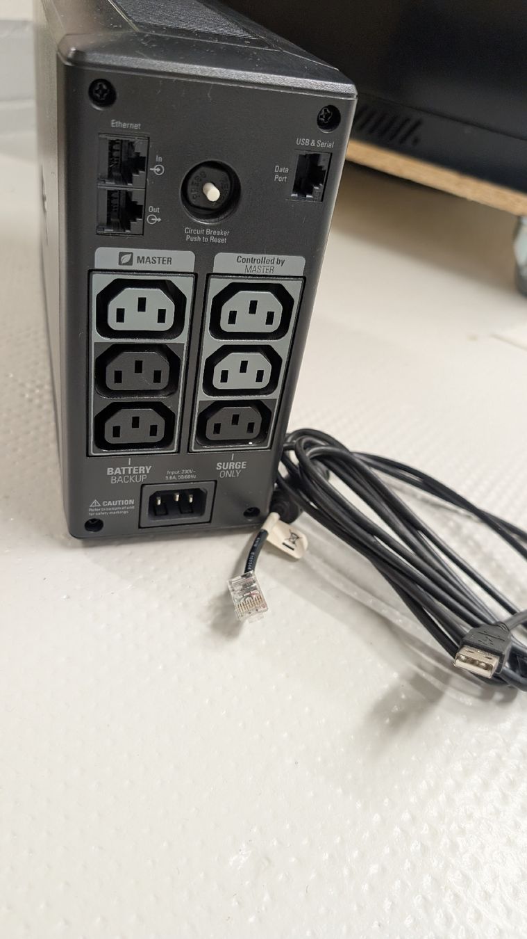 Apc Accus & piles: APC Pro550 USV UPS Notstrombatterie – D'occasion à Riehen par Barbecuesenf 1