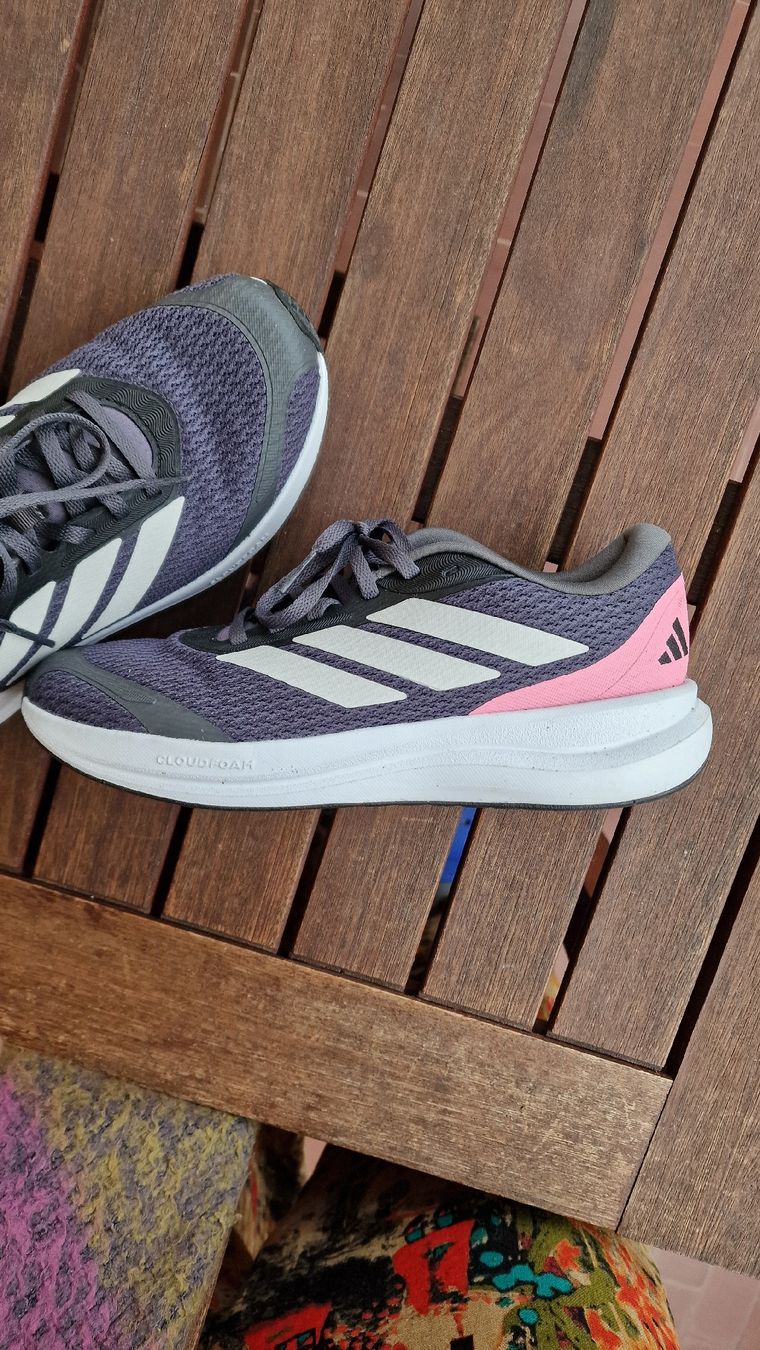 Adidas Chaussures femmes: scarpe Adidas – D'occasion à Ascona par Artik3 1
