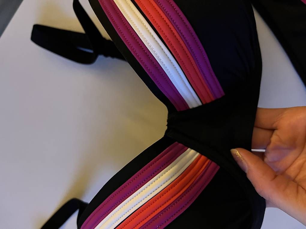 Costumi da bagno & Bikini: NEU: Bikini schwarz mit farbigen Streifen – Usato da Zürich venduto da cel_cw9k 1