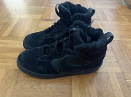 Nike Sneaker gefüttert 38