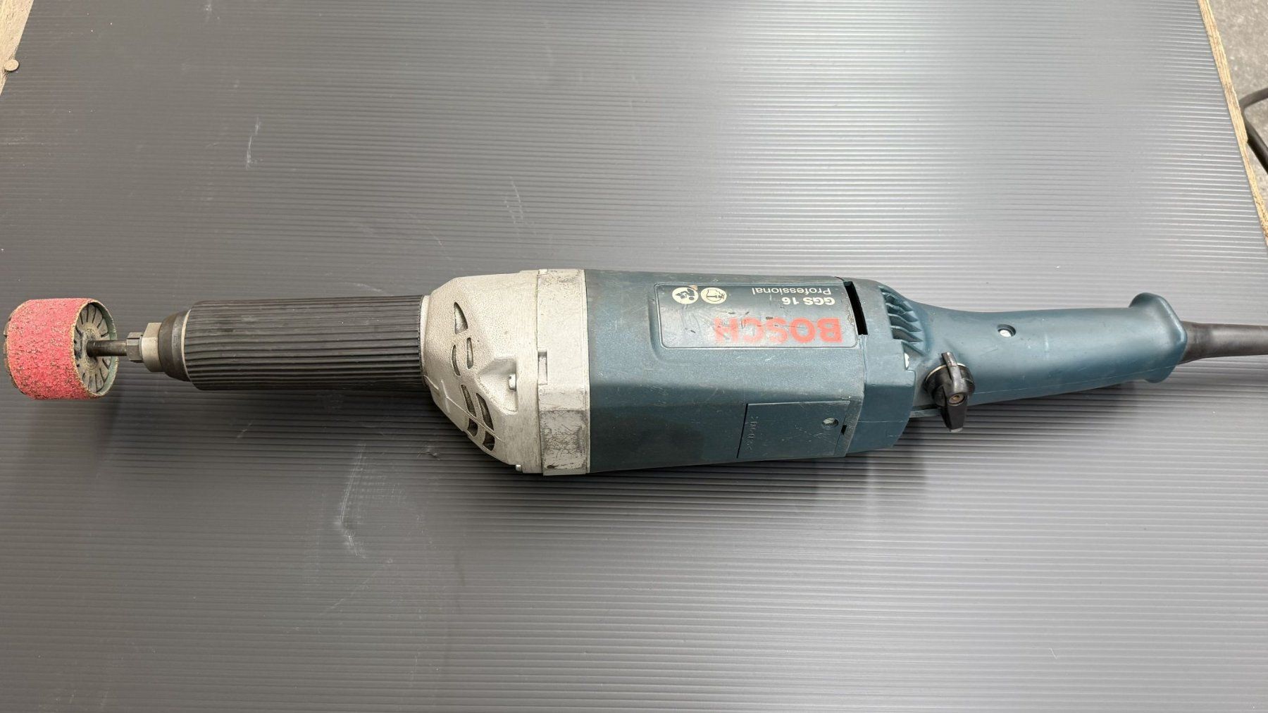 Bosch Schleifen & Polieren: Geradeschleifer GGS16, Bosch – Gebraucht aus Aesch BL von mas_zjs8