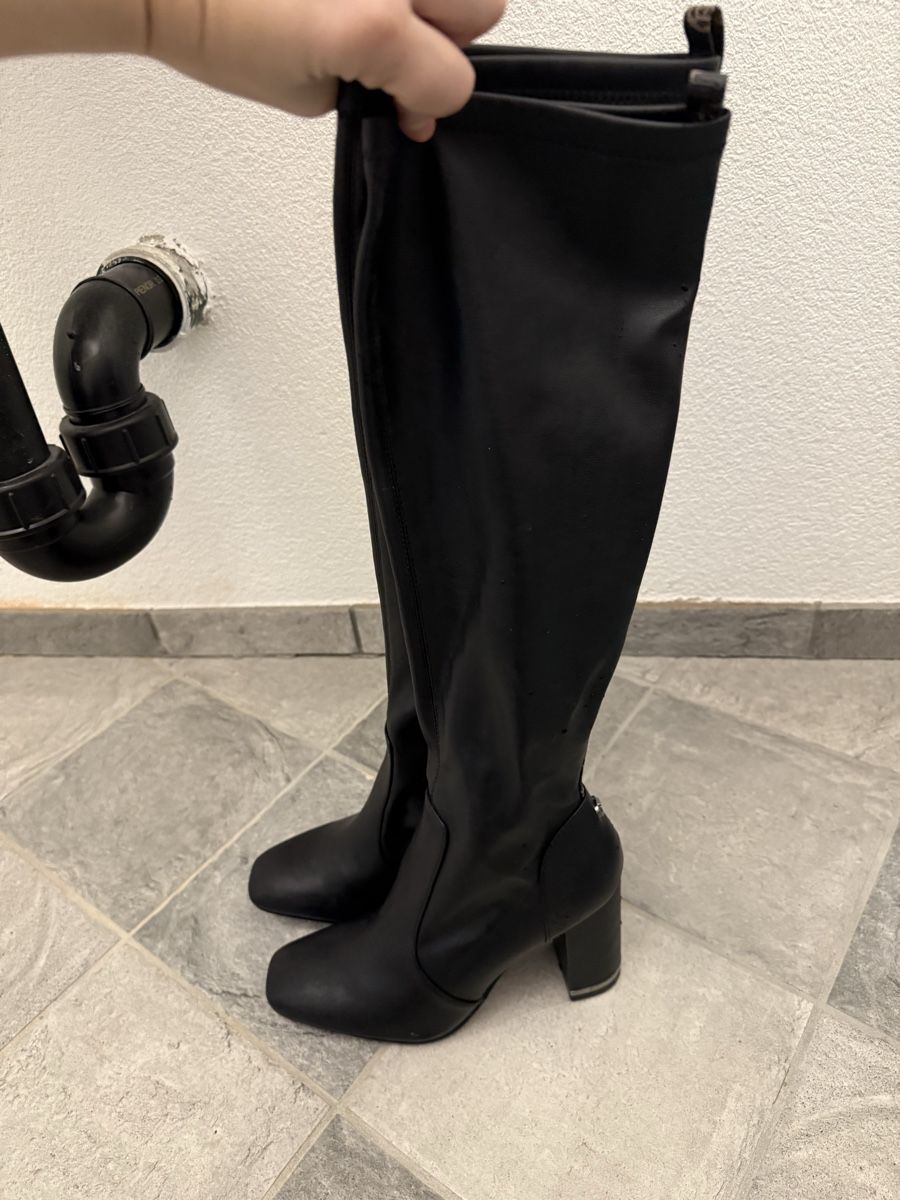 Guess Scarpe da donna: Guess boots – Nuovo (secondo la descrizione) da Delémont venduto da vil_267l 2