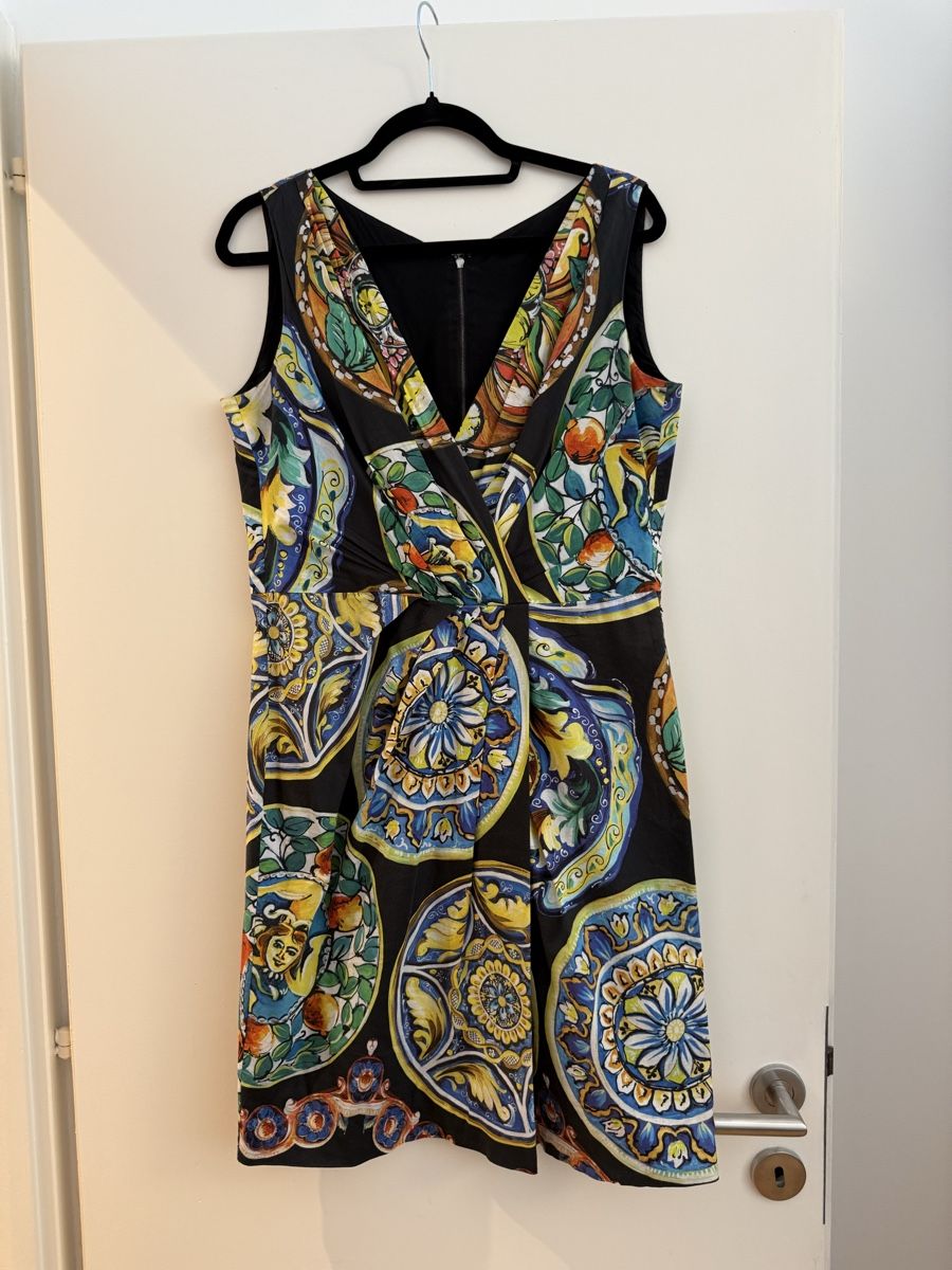 Dolce & Gabbana Vestiti: Robe DOLCE & GABBANA imprimé floral 44IT – Usato da La Croix-de-Rozon venduto da ben_9qlz 2