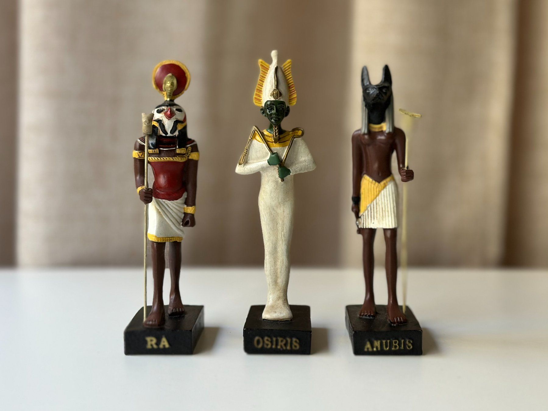 Statuette: Statuettes Ra, Osiris et Anubis - édition Hachette – Usato da Genève venduto da Reveur