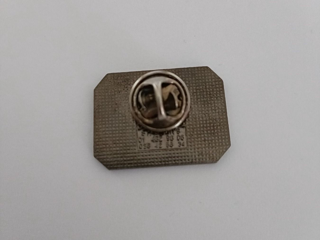Plaketten & Abzeichen: Pin Schweizertag IGA Stuttgart 1993 - Box 29 – Gebraucht aus Köniz von Pinscollect 1