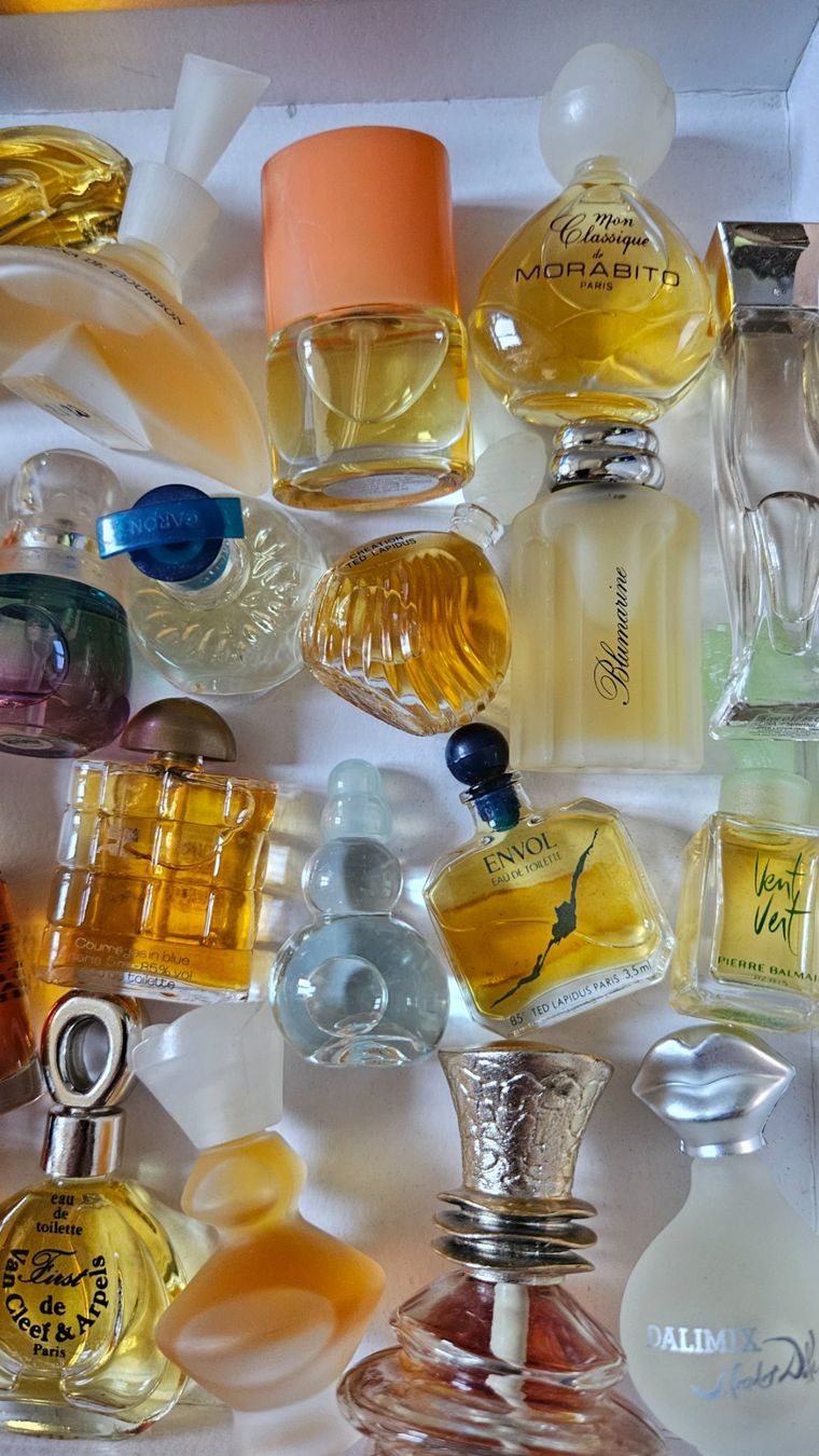Profumi & Eau de Toilette: Miniatures de parfum de marque 40 pièces – Nuovo (secondo la descrizione) da Romanel-sur-Lausanne venduto da delaforet 3