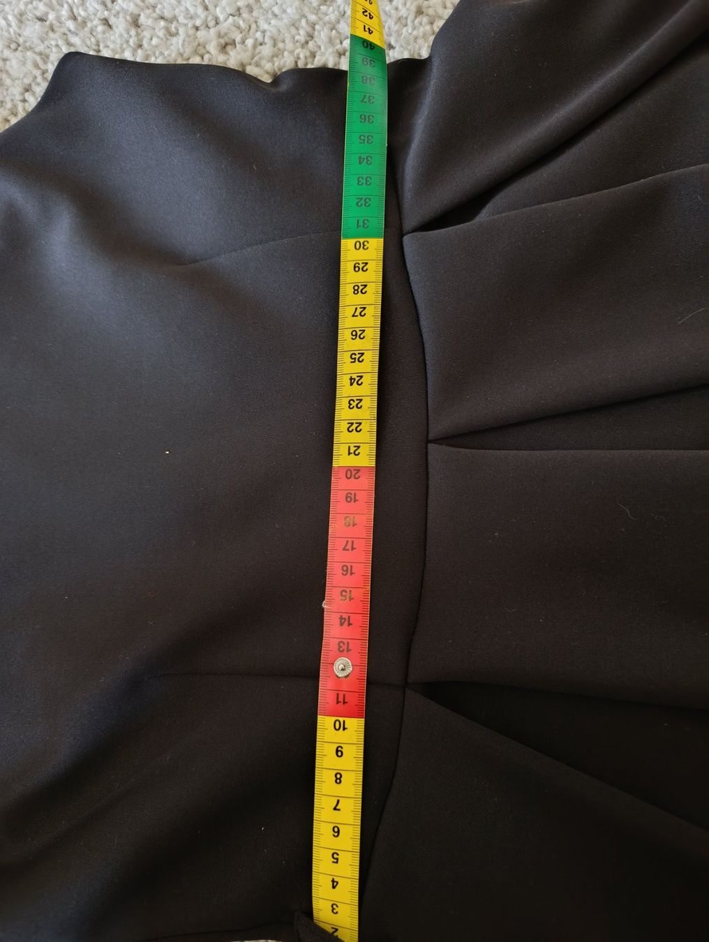 Vestiti: robe Rinascimento noire M – Usato da Monthey venduto da 04Elisa 6