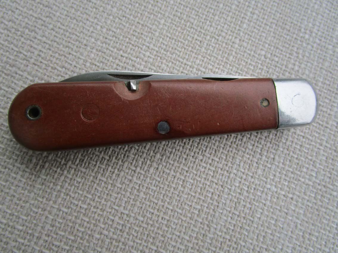 Armée suisse Couteaux de poche: Militärmesser Elsener 1954 – D'occasion à Arlesheim par Prohof