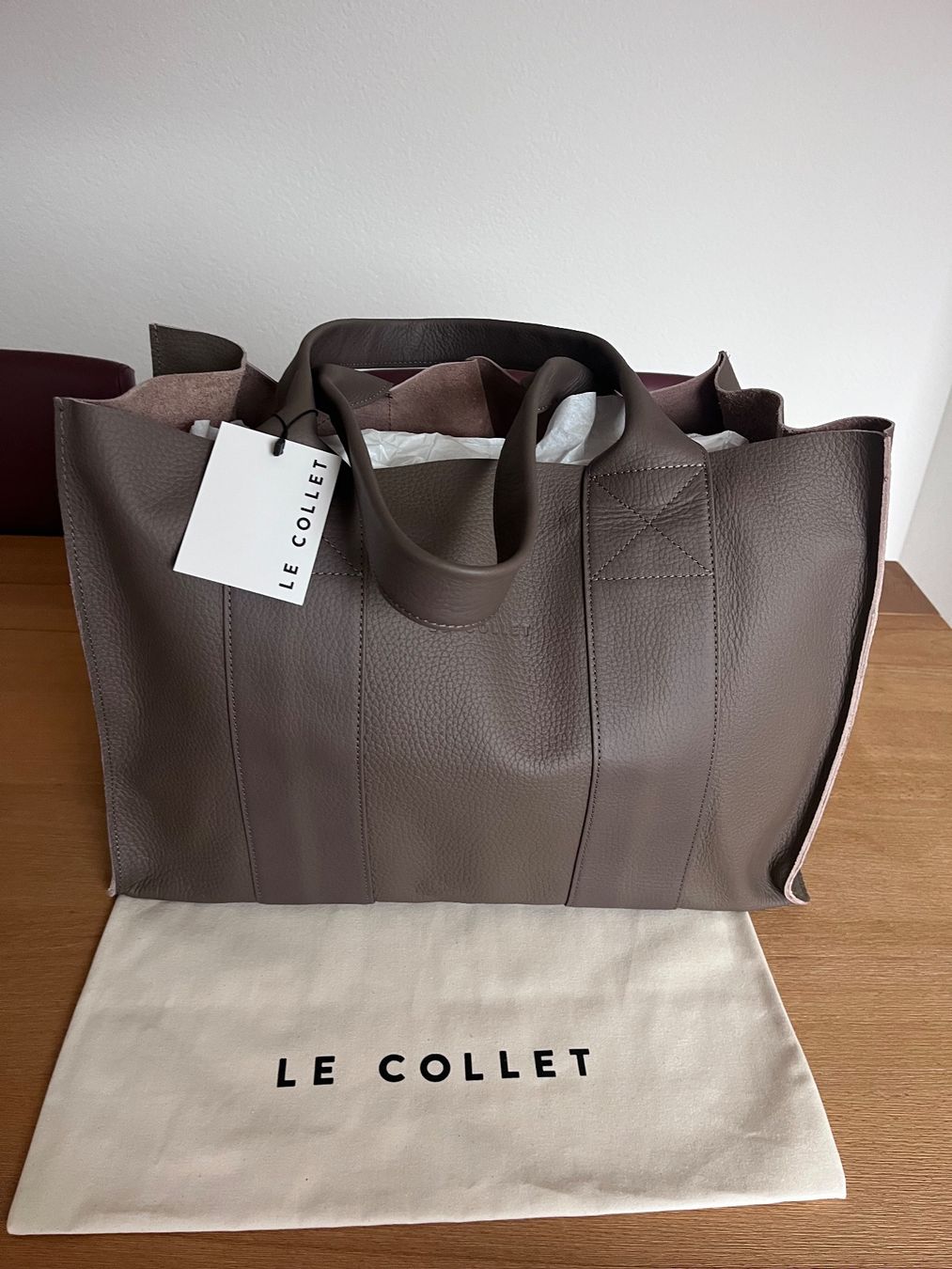 Borse: Tasche Le Collet aus Leder – Nuovo e nell'imballaggio originale da Roggwil BE venduto da KarotteV 1