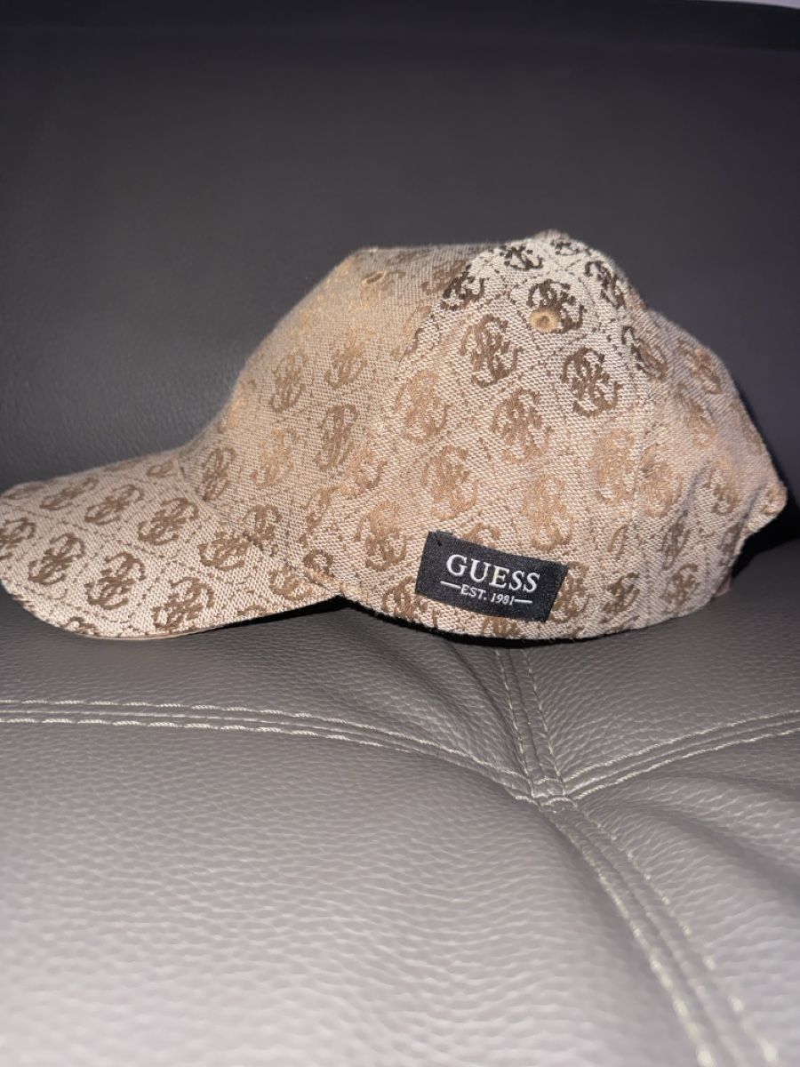 Guess Hüte, Mützen & Caps: Cappellino Guess Milano – Gebraucht aus S. Vittore von valerio_lvca 1