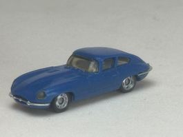 GB1-Monogram Jaguar Typ E blau
