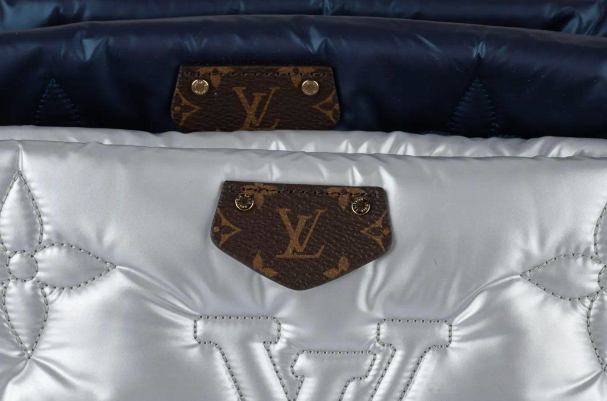 Louis Vuitton Borse da donna: ❤️ Louis Vuitton Multi Pochette Maxi Pillow Navy – Nuovo e nell'imballaggio originale da Steinhausen venduto da Luxury_Limited 6
