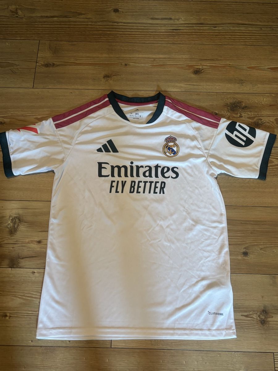 Real Madrid Canottiere & Pantaloni: Real Madrid Trikot Mbappe Grösse M – Nuovo (secondo la descrizione) da Sirnach venduto da Fabrice--_--