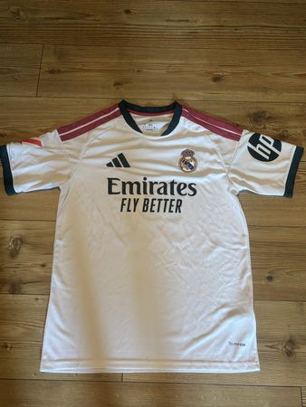 Real Madrid Trikot Mbappe Grösse M