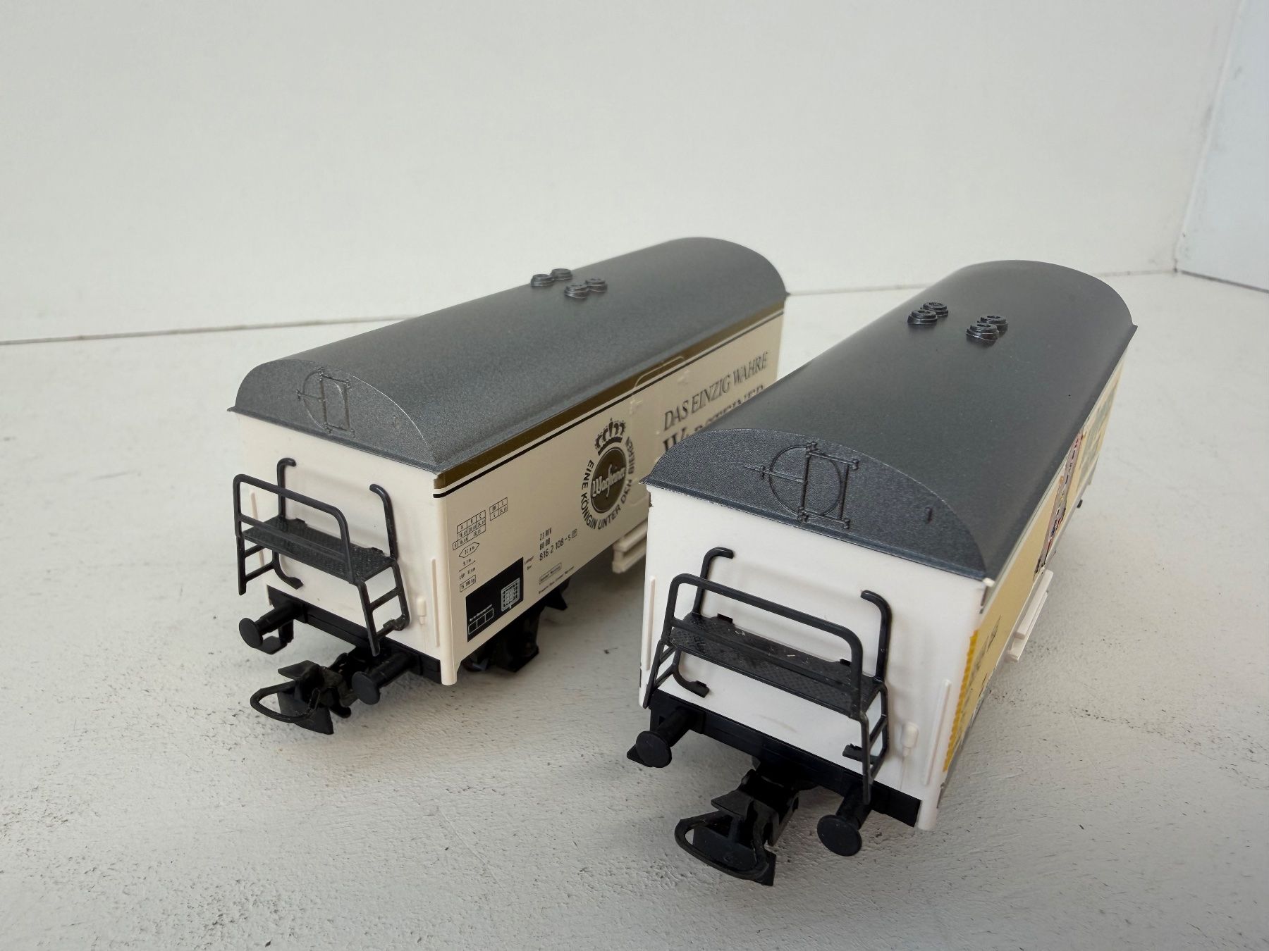 Märklin Modellini di ferrovie: Märklin 4417 + 44178 Güterwagen gedeckte Bierwagen DB – Usato da Büsserach venduto da ModellbahnDepot 3