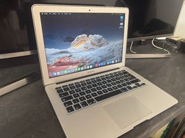 MacBook Air 13  Batteria con 70 cicli