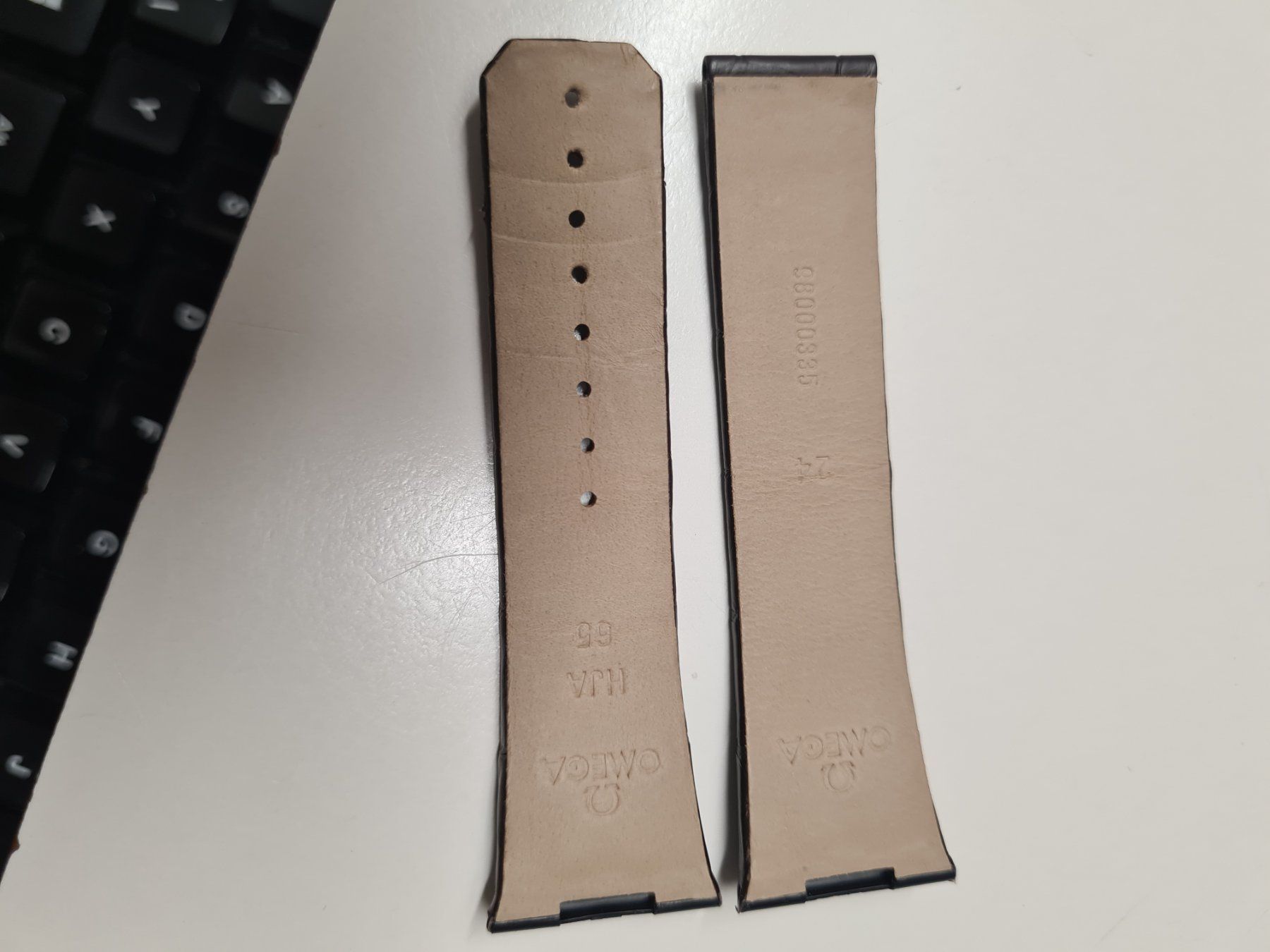 Omega Bracelets: Omega Lederbänder Gesamtpaket – Neuf avec emballage d'origine à Zug par L.A.Zug 5