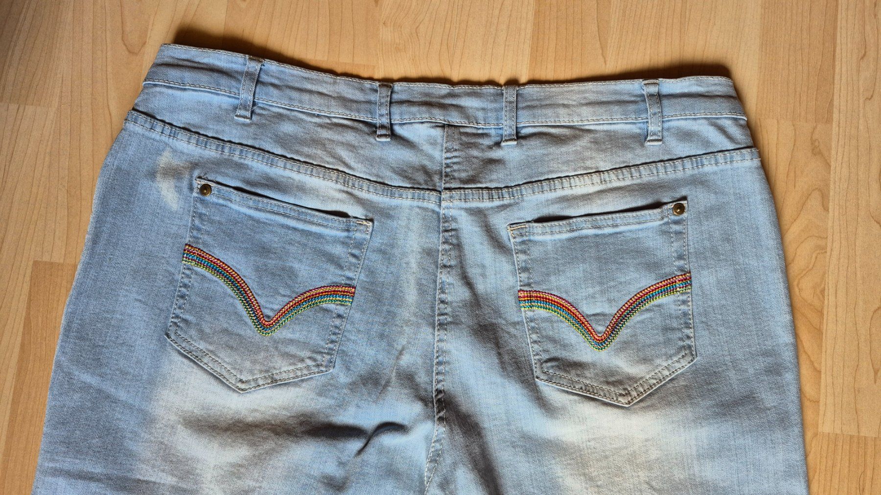 Jeans: Hellblaue kurze Jeans, Grösse 48 – Usato da Engi venduto da Mil_31 4