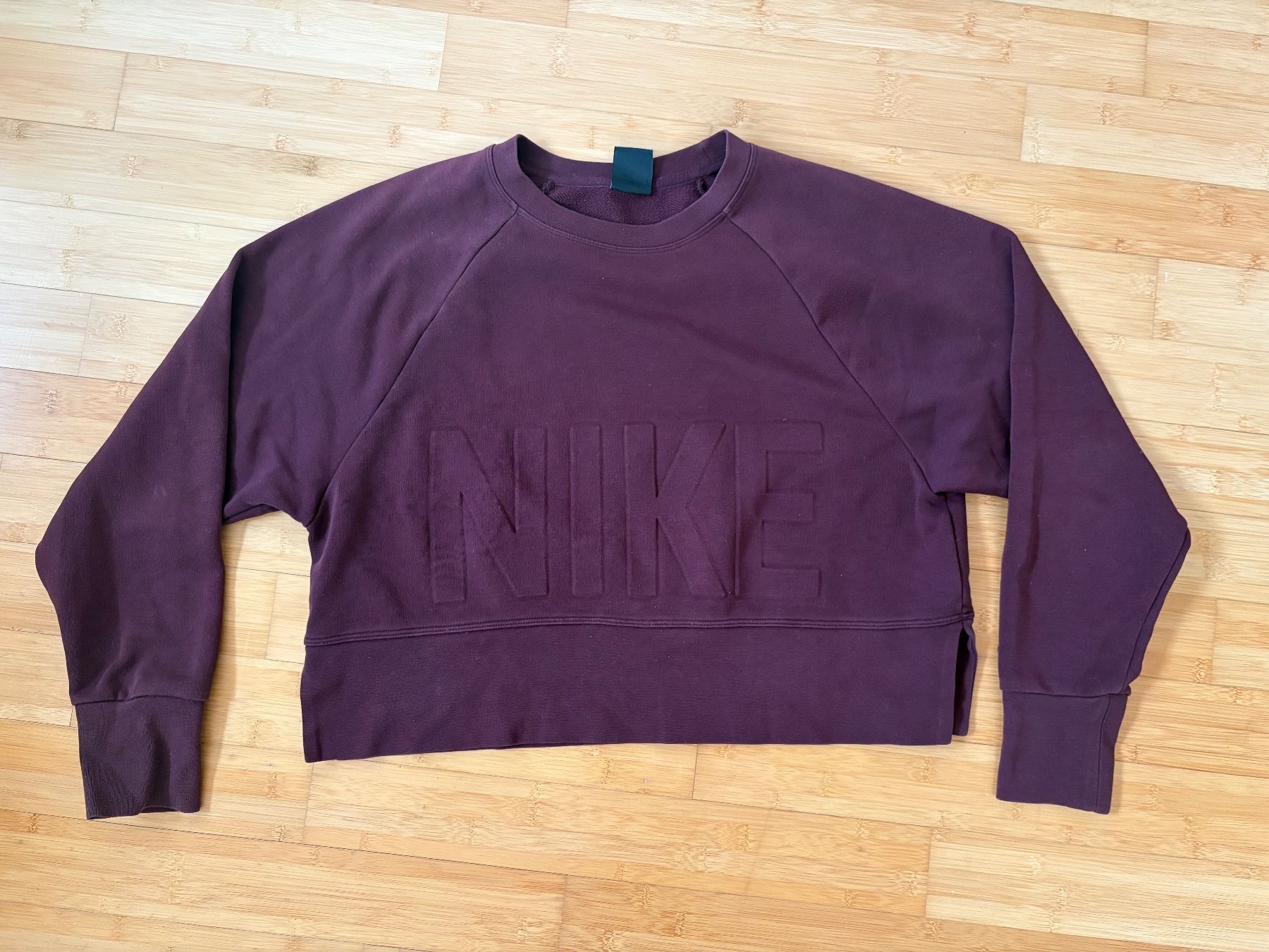 Nike Maglioni & Felpe: Nike Sweatshirt Pullover bordeaux mit Struktur-Print – Usato da Gipf-Oberfrick venduto da sin_x2lt