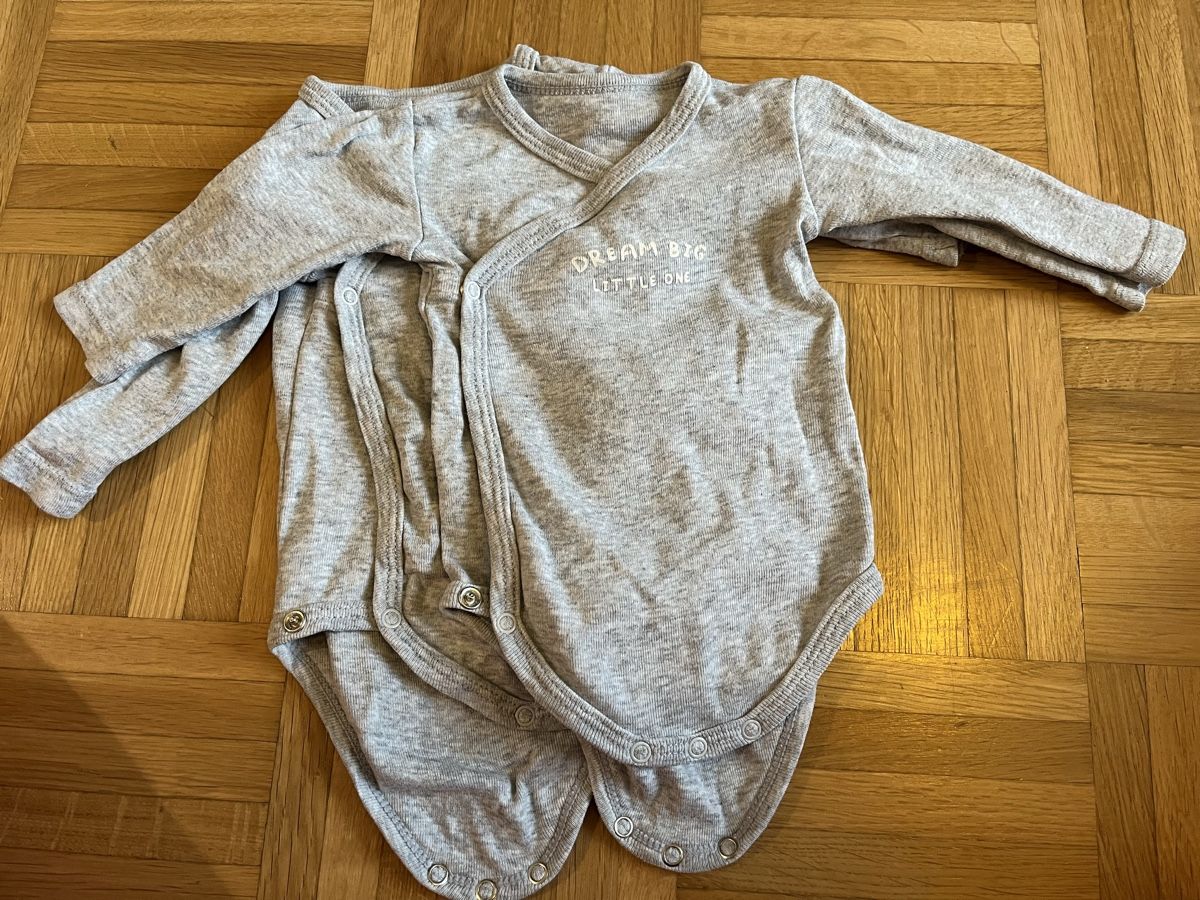 Lotti & Set di vestiti: Baby Bodies – Usato da Watt venduto da NeuroCon