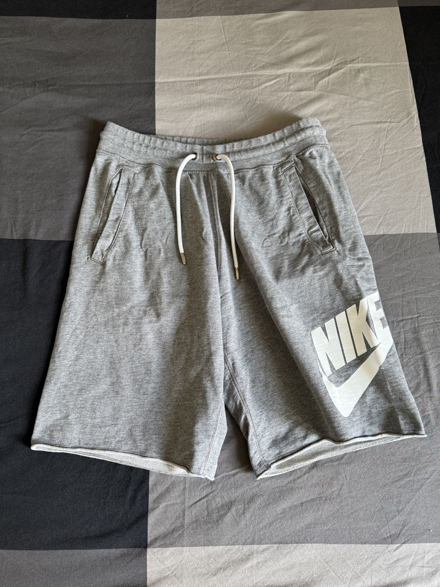 Nike Hosen: SHORTS NIKE S – Gebraucht aus Bern von carminel8