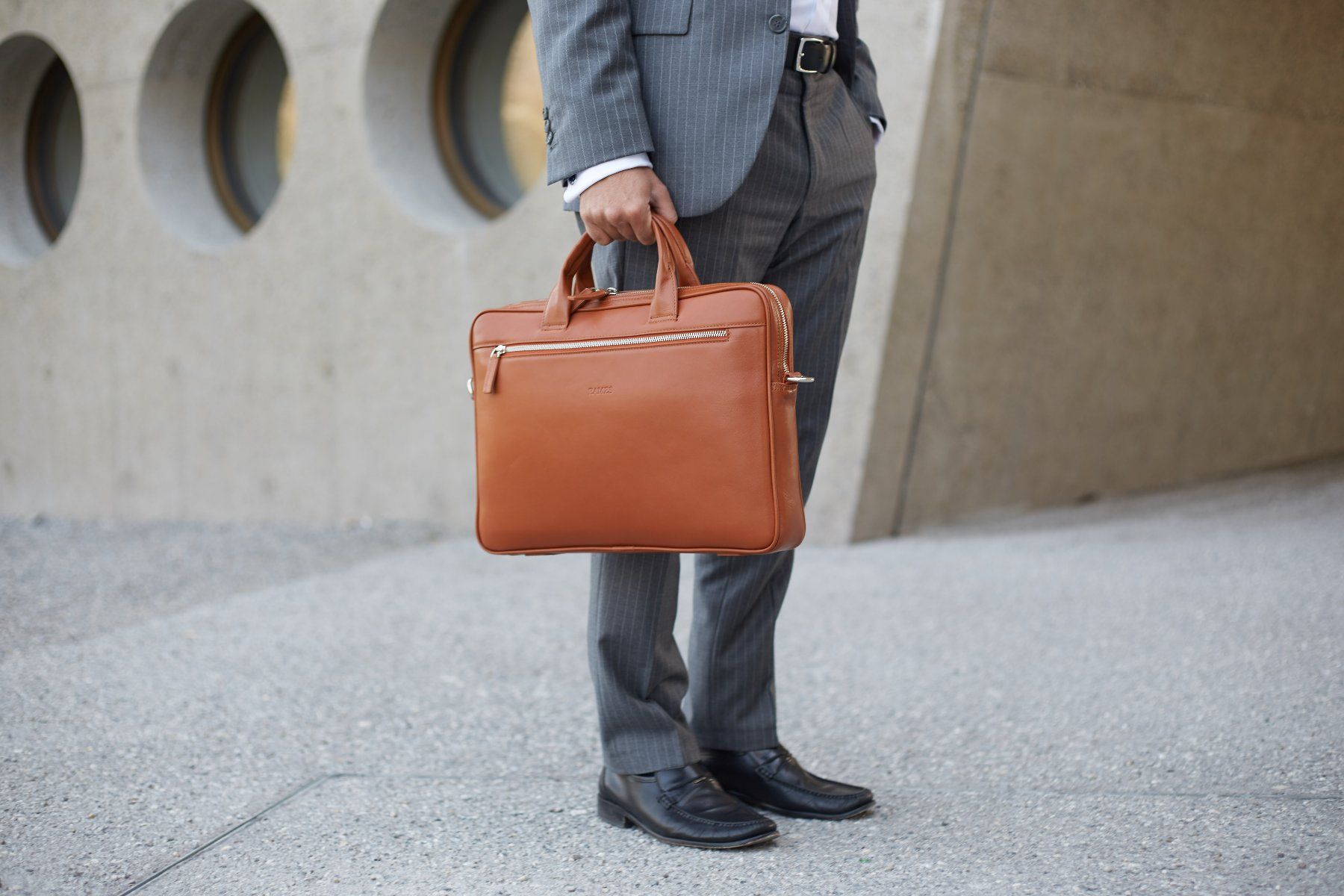 Koffer & Taschen: Leder Laptoptasche 50% Reduziert Toffee Braun – Neu und originalverpackt aus Thalwil von munram 5