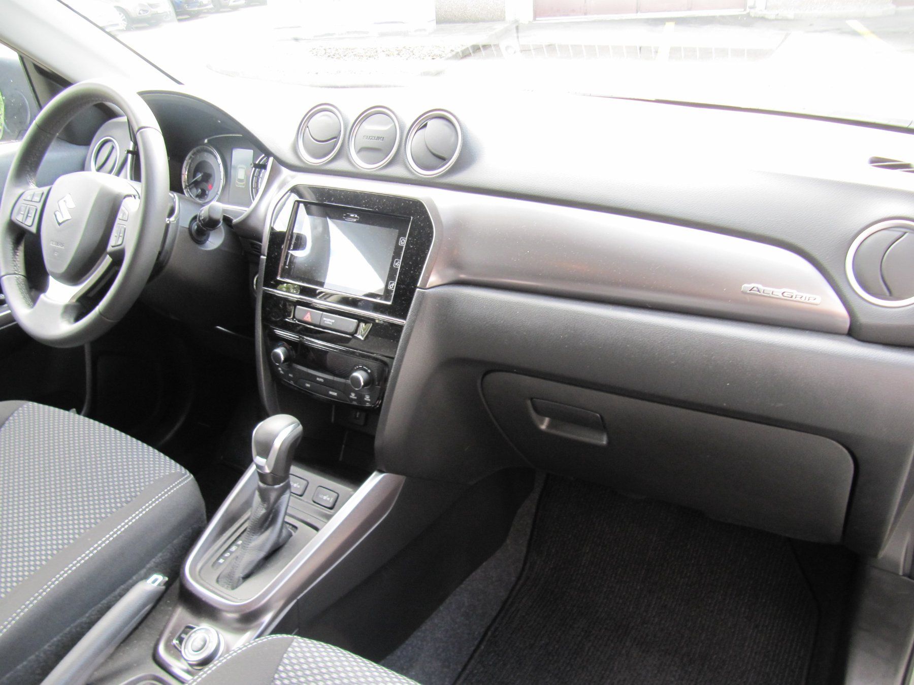 Suzuki Autos: Suzuki Vitara 1.5 4x4 – Gebraucht aus Rotkreuz von auto-bachmann 6