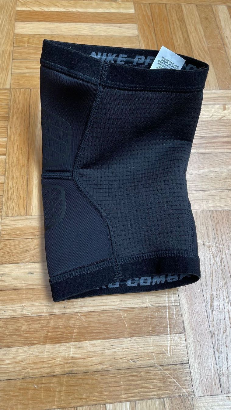 Nike Schutz & Schoner: Nike Knieschoner Pad Pro Bandage – Neu (gemäss Beschreibung) aus Rüfenacht BE von lavok 2